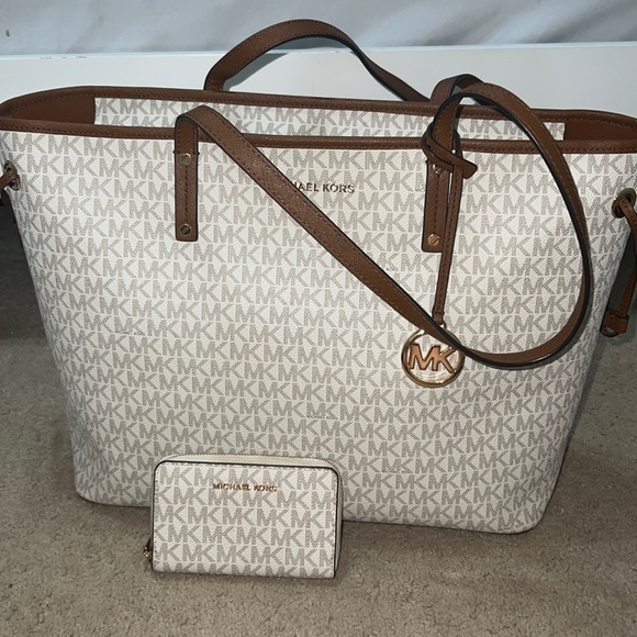 Michael Kors Tote and Wallet Set - Picture 1 of 7